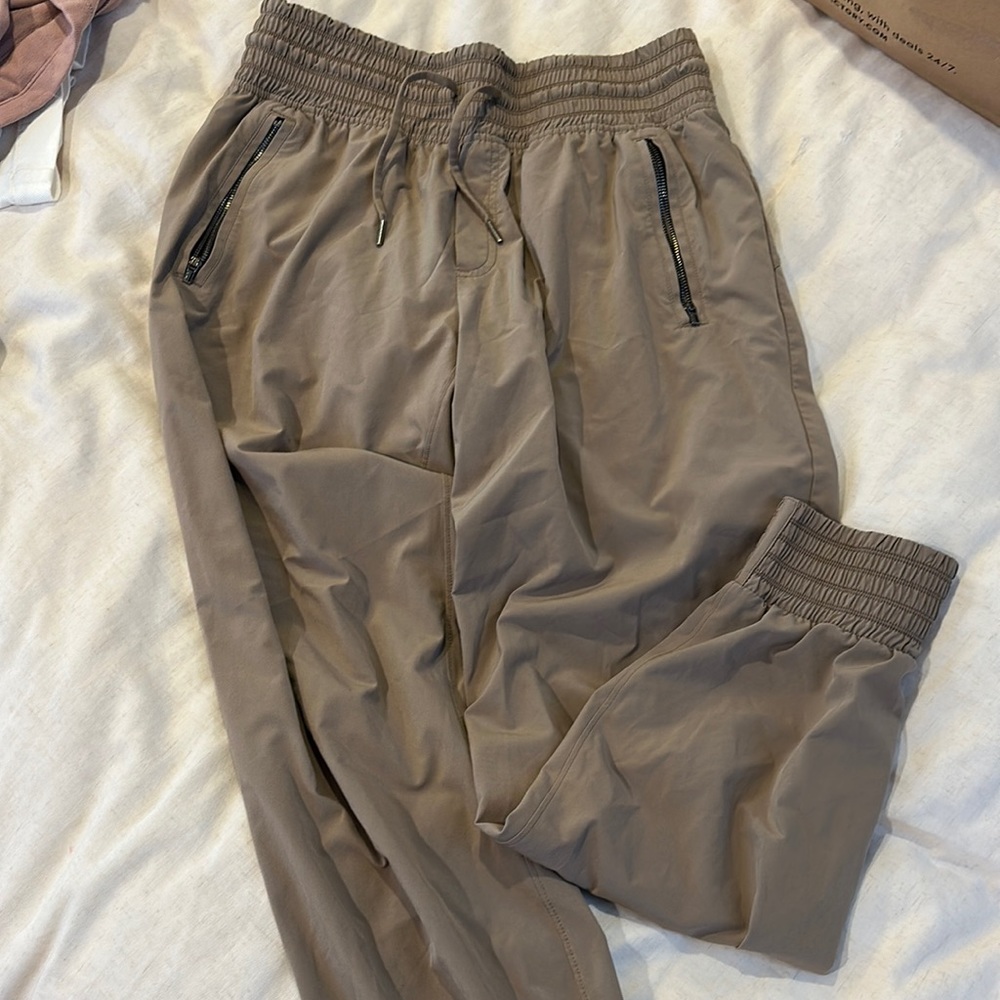 Lightweight jogger